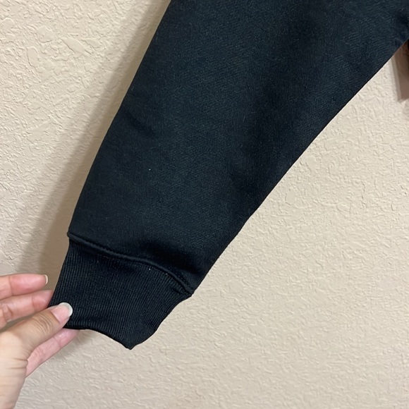 Amazhiyu Women's Cropped Hoodie - Picture 7 of 9